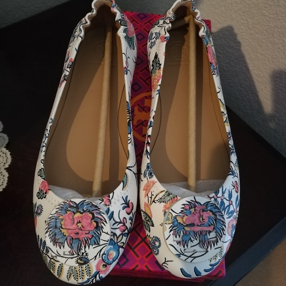 New in box Tory Burch Minnie Travel Ballet sz 7.5